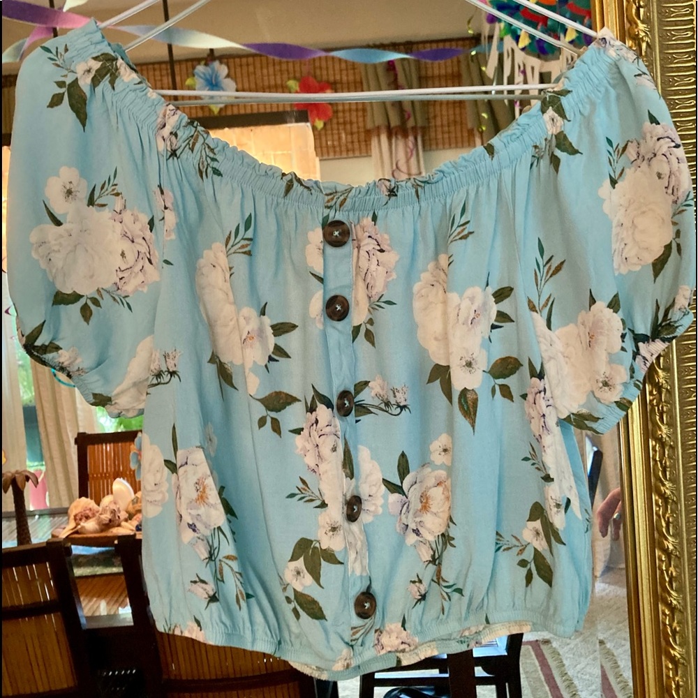 Xhilaration tropical top M 🌸